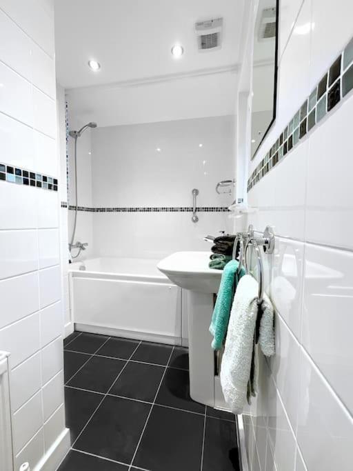 White Eden - Explore Cornwall From A Comfy Central Appartment St Austell Bagian luar foto