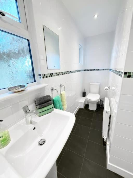 White Eden - Explore Cornwall From A Comfy Central Appartment St Austell Bagian luar foto